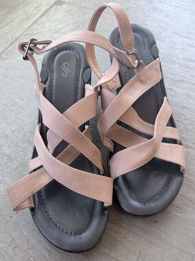 Solely Jane   Taupe Strappy Comfort Sandals with Adjustable Ankle Strap size 9